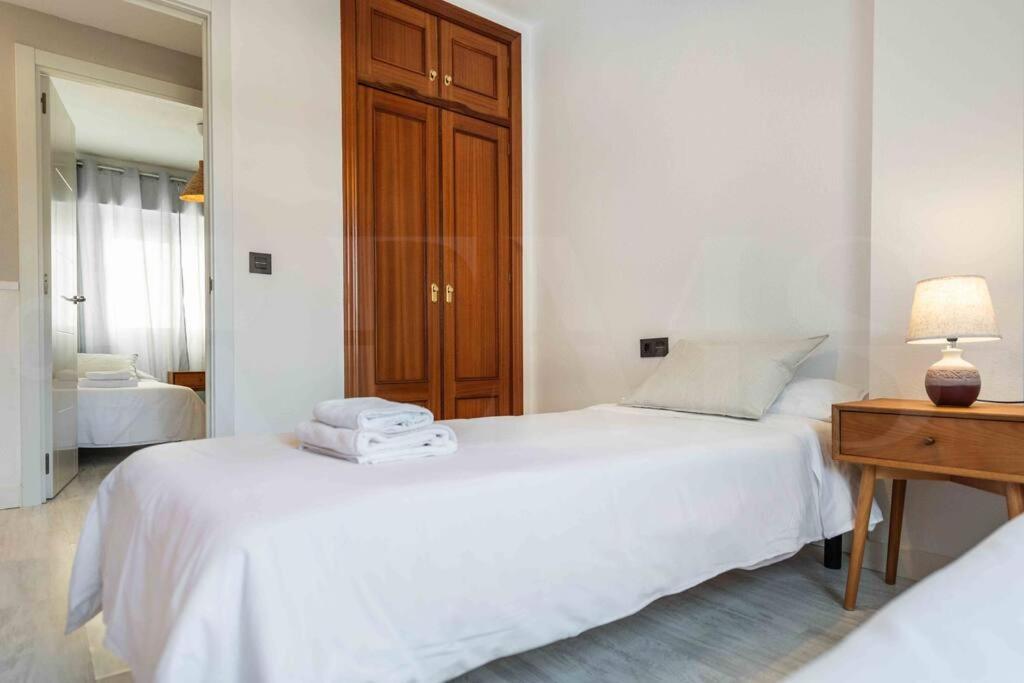 Spacious & Authentic Apartment By Rems Malaga Exterior photo