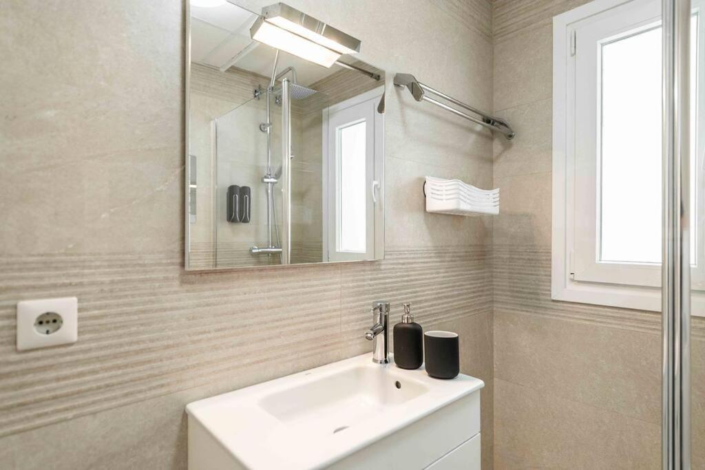 Spacious & Authentic Apartment By Rems Malaga Exterior photo